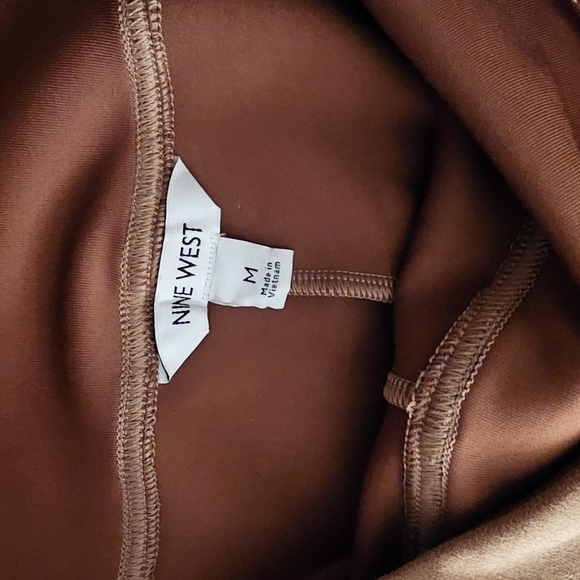 Nine West Faux Suede Leggings. - Picture 4 of 4